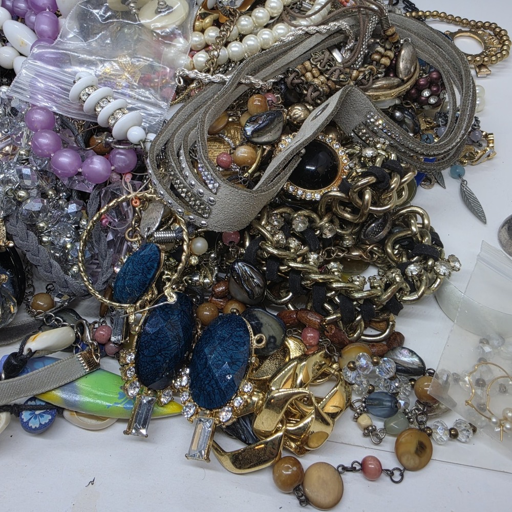 Craft Jewelry Lot Misc Beads Chains Stones For Repair Repurpose 4 Lbs 10 Oz - Picture 3 of 11